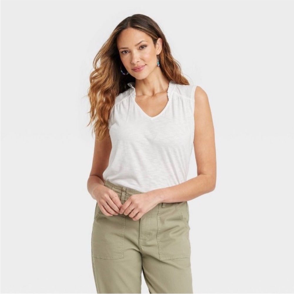 Knox Rose Sleeveless Top - NWT